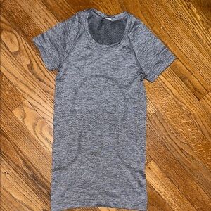 Grey Lululemon swiftly tech